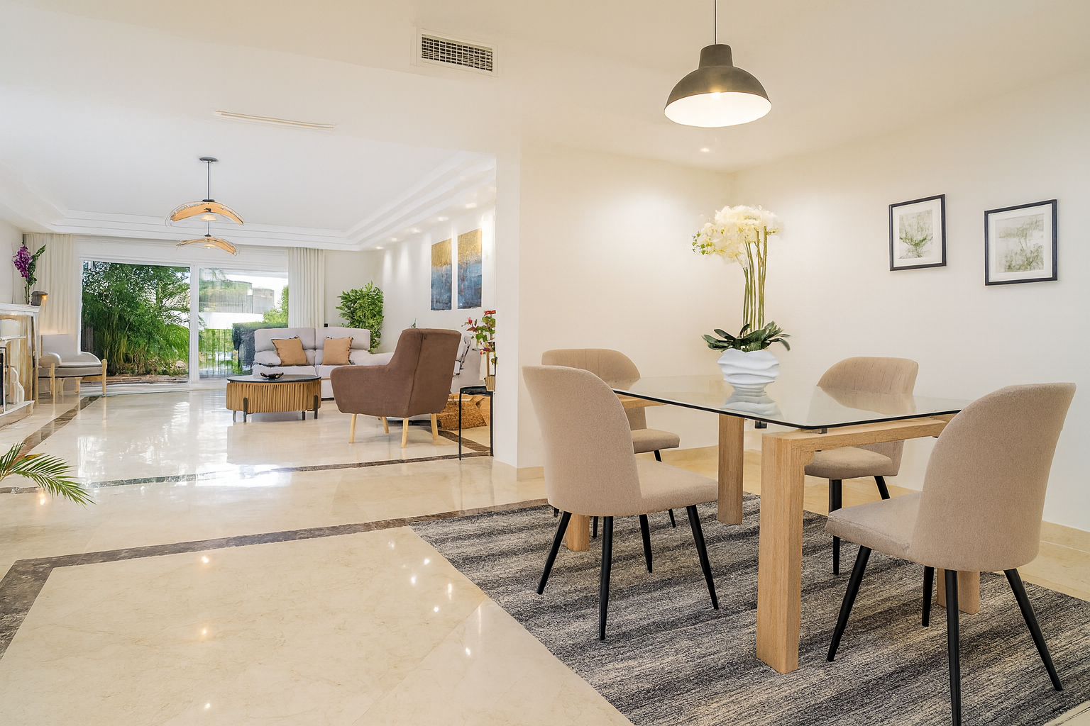 Proyecto residencial en Sierra Blanca, Marbella. Dos viviendas gestionadas dentro de una misma operación inmobiliaria.